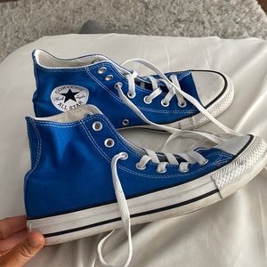Blue high top converse